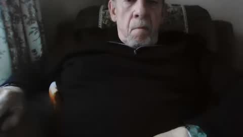 Snapshot of courieral1 chatting on 12-17-25, 09:26 courieral1 online show from 12-17-25, 09:26