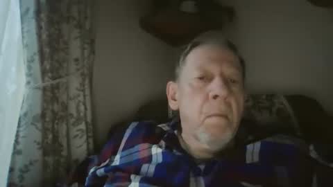 Snapshot of courieral1 chatting on 12-20-25, 08:10 courieral1 online show from 12-20-25, 08:10