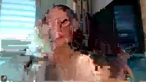 Courtney online show from 11-12-25, 08:04