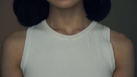 Yui online show from 02-18-25, 01:33