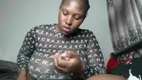 Snapshot of cozy_dion chatting on 04-15-26, 05:31 Erykah online show from 04-15-26, 05:31