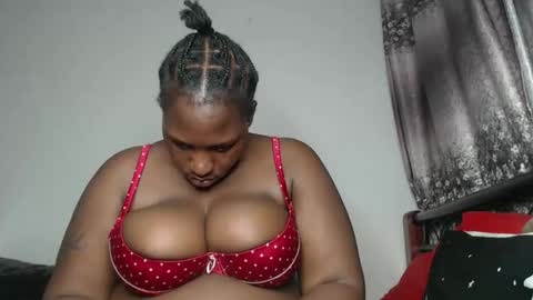 Snapshot of cozy_dion chatting on 04-17-26, 05:38 Erykah online show from 04-17-26, 05:38
