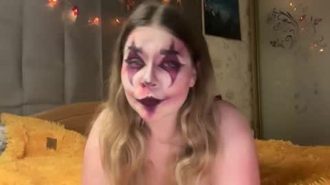 Elise online show from 10-31-25, 09:49