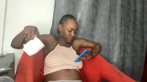 Snapshot of crave_meslowly chatting on 02-25-26, 01:15 Taliee online show from 02-25-26, 01:15