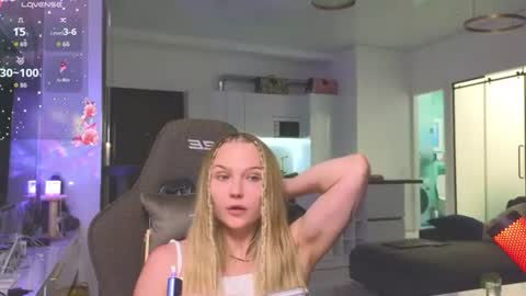lucy online show from 07-22-26, 04:54