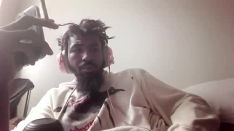 Snapshot of craze320084 chatting on 09-30-25, 04:34 craze320084 online show from 09-30-25, 04:34