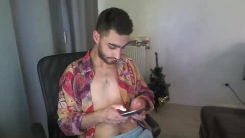 Snapshot of crazy_boy_not_melstroy chatting on 01-08-25, 08:27 crazy online show from 01-08-25, 08:27