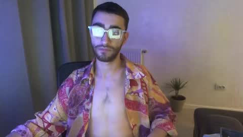 Snapshot of crazy_boy_not_melstroy chatting on 01-13-25, 05:44 crazy online show from 01-13-25, 05:44