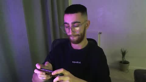 Snapshot of crazy_boy_not_melstroy chatting on 01-15-25, 09:41 crazy online show from 01-15-25, 09:41