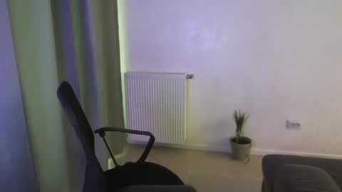 Snapshot of crazy_boy_not_melstroy chatting on 01-16-25, 01:04 crazy online show from 01-16-25, 01:04