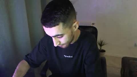 Snapshot of crazy_boy_not_melstroy chatting on 01-24-25, 06:04 crazy online show from 01-24-25, 06:04