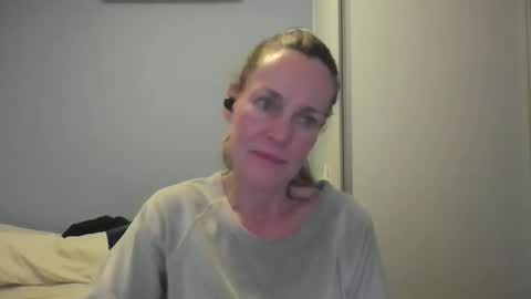 Anny online show from 11-24-25, 12:10