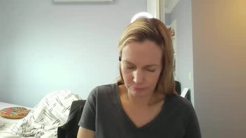 Anny online show from 02-10-26, 10:52