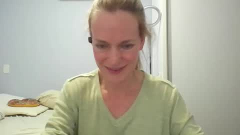 Anny online show from 02-25-26, 12:20