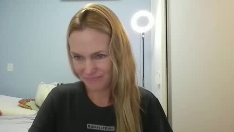 Anny online show from 04-22-26, 12:28