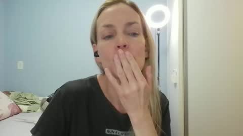 Anny online show from 04-23-26, 12:29