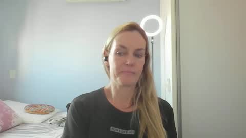 Anny online show from 04-24-26, 12:40