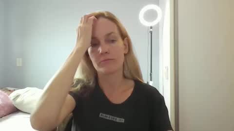 Anny online show from 04-28-26, 10:53