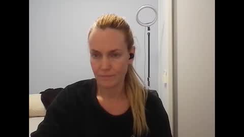 Anny online show from 05-15-26, 11:01