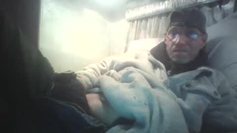 Snapshot of crazybuilder1 chatting on 11-30-25, 02:48 crazybuilder1 online show from 11-30-25, 02:48