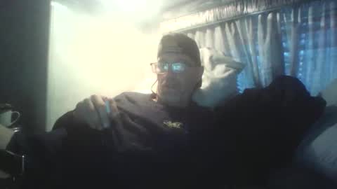 Snapshot of crazybuilder1 chatting on 12-15-25, 01:26 crazybuilder1 online show from 12-15-25, 01:26