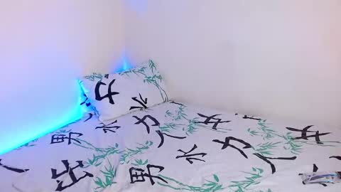 Mely online show from 09-29-25, 04:06