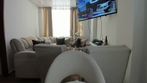 Snapshot of crazygirlsweet chatting on 11-04-25, 04:17 LAURA online show from 11-04-25, 04:17