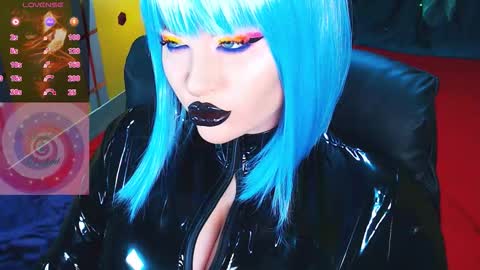 Roxy online show from 10-26-25, 02:23