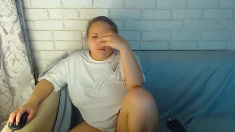 Crazyy Girl  online show from 01-17-25, 06:02