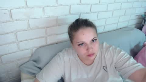 Crazyy Girl  online show from 04-08-26, 03:12