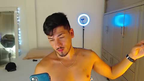 Bull online show from 11-25-25, 04:01