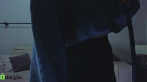 Snapshot of crazzy_cherry chatting on 11-25-25, 11:10 crazzy cherry online show from 11-25-25, 11:10