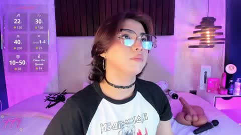 Snapshot of creamy_angelo chatting on 05-12-26, 09:34 creamy_angelo online show from 05-12-26, 09:34