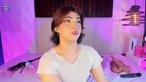 Snapshot of creamy_angelo chatting on 06-11-26, 01:05 creamy_angelo online show from 06-11-26, 01:05