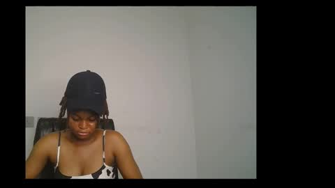 Snapshot of creamy_juicypussy chatting on 03-01-25, 12:12 Lady jasmine online show from 03-01-25, 12:12