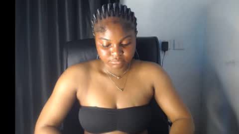 Snapshot of creamy_juicypussy chatting on 09-10-25, 07:41 Lady jasmine online show from 09-10-25, 07:41