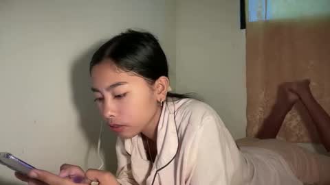 Snapshot of creamy_sexy chatting on 09-17-25, 04:25 mika online show from 09-17-25, 04:25