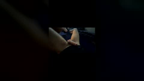 Snapshot of creamyblaster chatting on 12-17-25, 10:32 creamyblaster online show from 12-17-25, 10:32