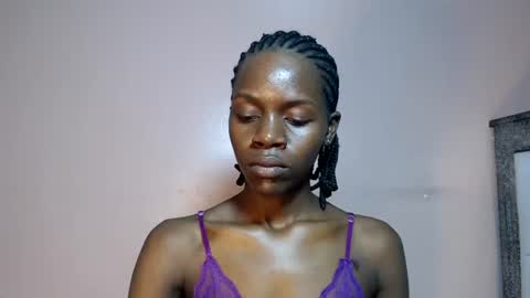creamyebony00 online show from 07-12-26, 06:37