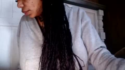 Snapshot of creamyexotica chatting on 01-08-25, 09:01 CreamyExotica online show from 01-08-25, 09:01