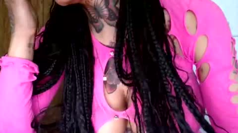 Snapshot of creamyexotica chatting on 01-10-25, 05:13 CreamyExotica online show from 01-10-25, 05:13