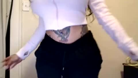 Snapshot of creamyexotica chatting on 02-03-25, 04:04 CreamyExotica online show from 02-03-25, 04:04