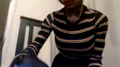 Snapshot of creamyexotica chatting on 02-06-25, 10:48 CreamyExotica online show from 02-06-25, 10:48