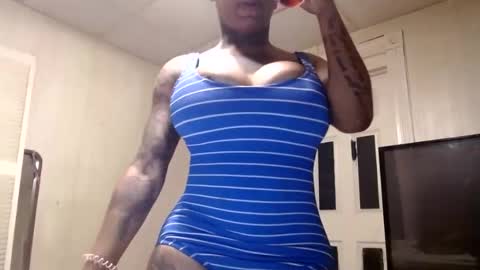 Snapshot of creamyexotica chatting on 09-15-25, 05:57 CreamyExotica online show from 09-15-25, 05:57