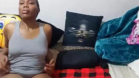 creamyhub online show from 12-18-25, 09:32