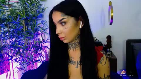 Sophie online show from 11-28-25, 07:55