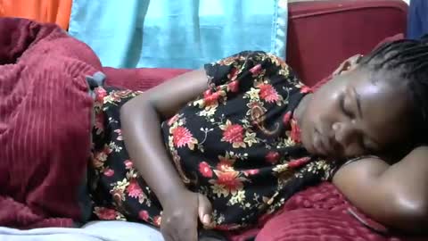 Snapshot of creamymomma chatting on 12-31-24, 03:34 verah online show from 12-31-24, 03:34