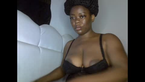 Snapshot of creamypussyxx chatting on 05-25-26, 12:00 creamypussyxx online show from 05-25-26, 12:00