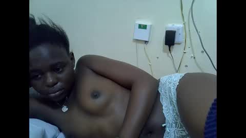 Snapshot of creamyypussyy chatting on 11-12-25, 07:20 creamyypussyy online show from 11-12-25, 07:20