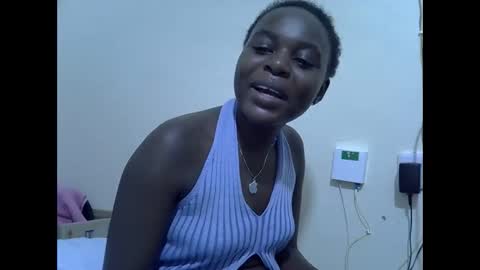 Snapshot of creamyypussyy chatting on 12-13-25, 08:14 creamyypussyy online show from 12-13-25, 08:14